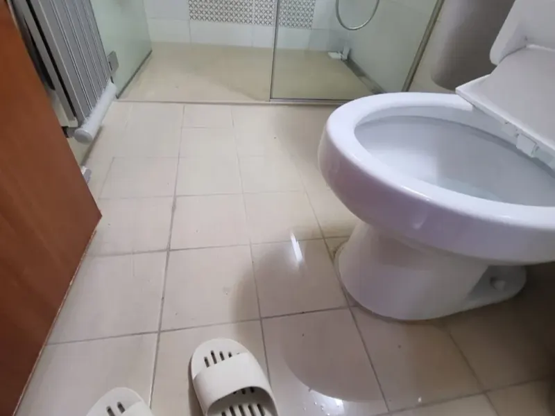 대전 대덕구 물이 넘쳐 젖은 화장실 바닥